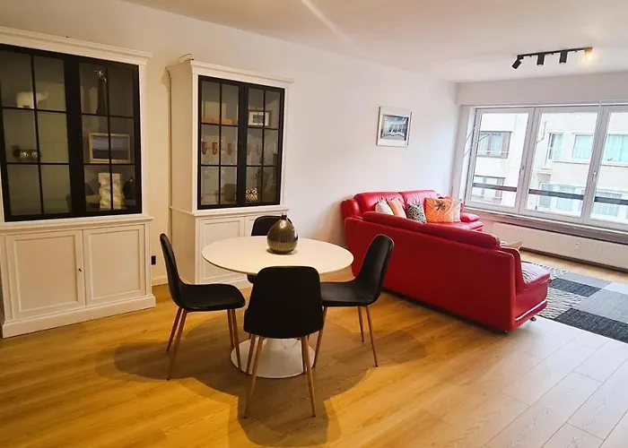 Modern Appartement Nabij Casino En Zee